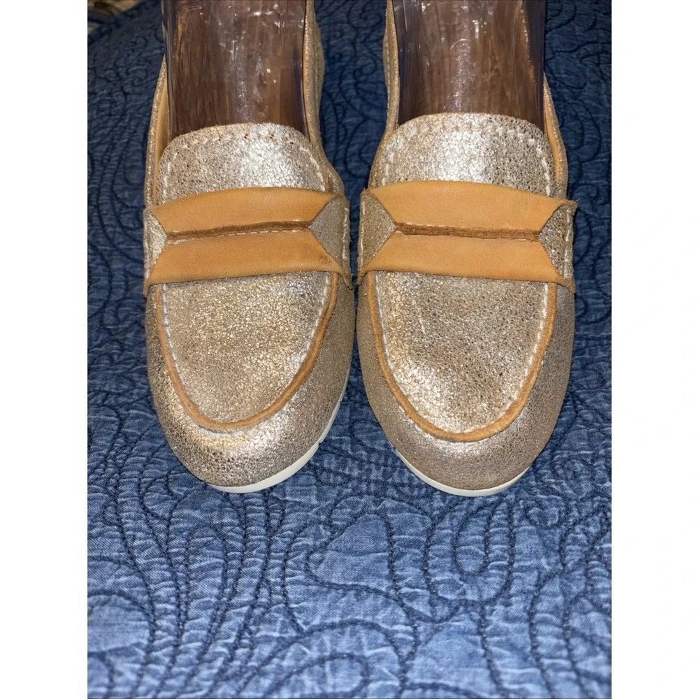Frye Women's 8.5 M Sedona Seam Tan Leather Metallic Gold Loafer Shoes Flexible
